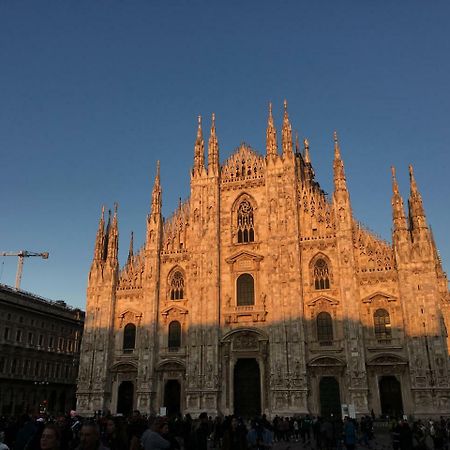 Апартаменти Duomo View Design Studio R&R Мілан Екстер'єр фото