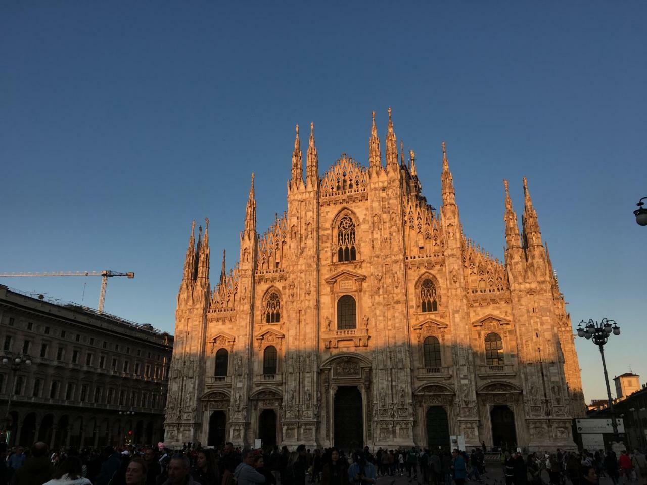 Апартаменти Duomo View Design Studio R&R Мілан Екстер'єр фото